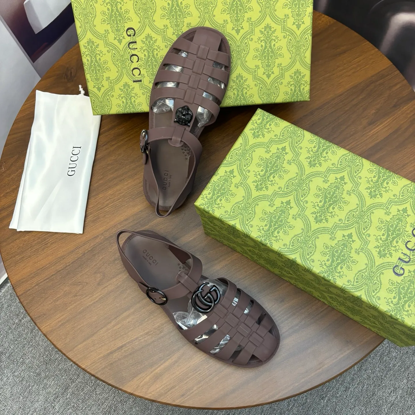 Men's shoes 260💰 [Gucci] Counter quality, top-quality original goods, real photos! Original TPU material, fine workmanship, comfortable; genuine 1:1 replica Size: 36 ~ 46